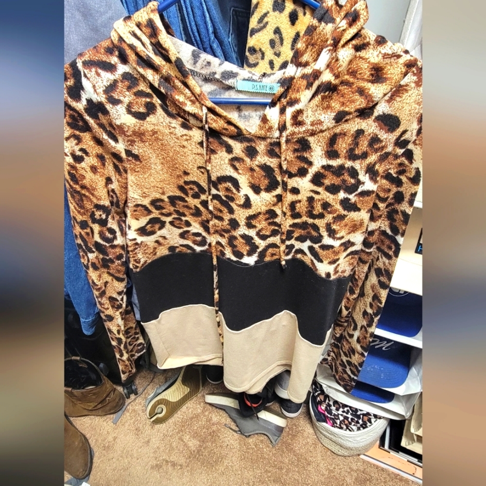 Leopard Pullover